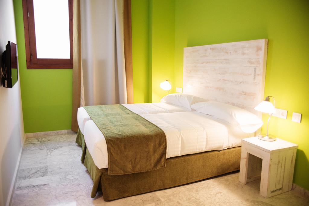Ad Hoc Carmen Otel Valensiya Dış mekan fotoğraf